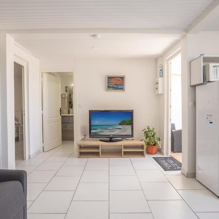 Ferienwohnung Alpinia - Appt Avec Piscine Partagee Saint-Pierre Exterior foto